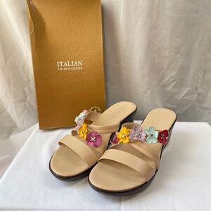Italian Shoemakers Bubble Flower Sandal Wedge Size 8